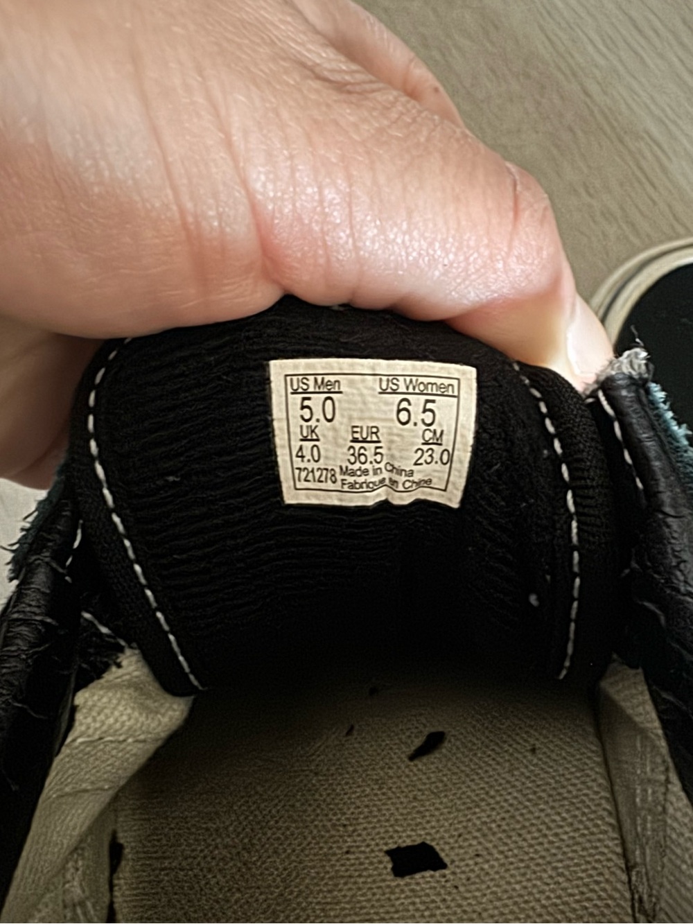 Vans - Picture 6 of 6